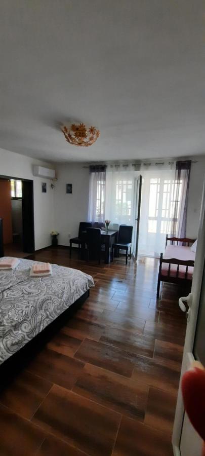 Stan Na Dan Dunja 2 Apartman Versec Kültér fotó